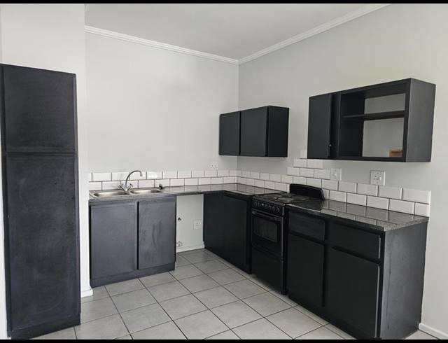 2 BEDROOM PROPERTY TO RENT IN FLORIDA